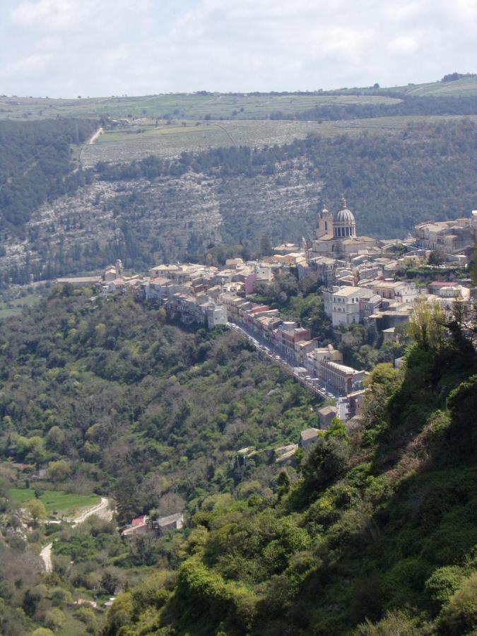 La Rotonda Holiday Home Ragusa Bagian luar foto